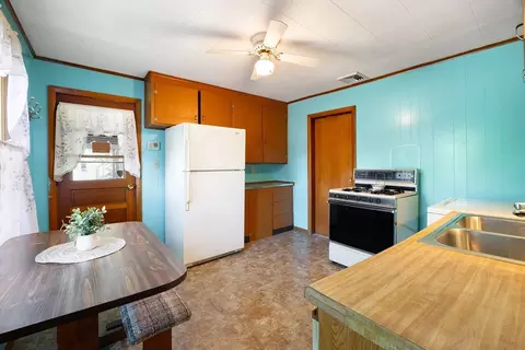 43 Ferry St, Chicopee, MA 01013 photo 22
