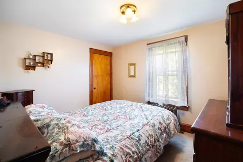 43 Ferry St, Chicopee, MA 01013 photo 9