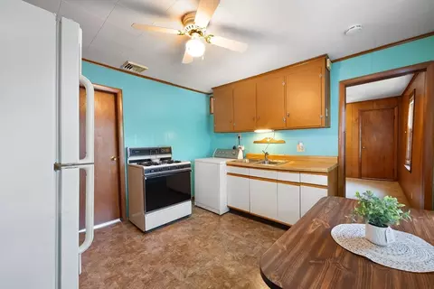 43 Ferry St, Chicopee, MA 01013 photo 21
