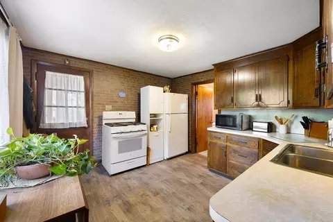 43 Ferry St, Chicopee, MA 01013 photo 7