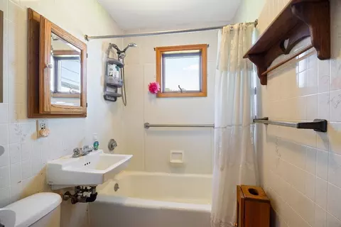 43 Ferry St, Chicopee, MA 01013 photo 12