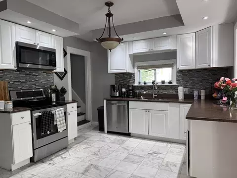 35 Farmland, Lowell, MA 01852