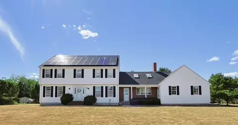 50 Meadowlark Dr, Seekonk, MA 02771