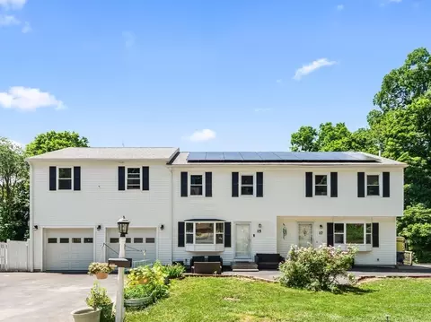 15 17 Willow St, Worcester, MA 01603