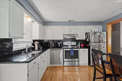 11 Dunkirk Ave, Worcester, MA 01604 photo 11