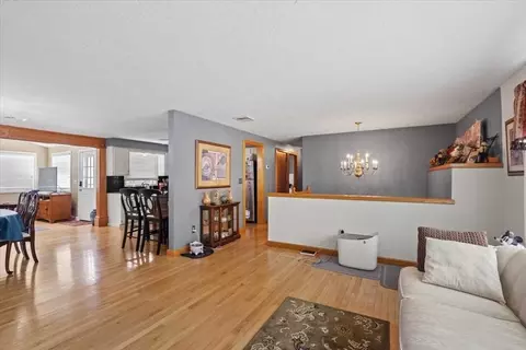 11 Dunkirk Ave, Worcester, MA 01604 photo 8