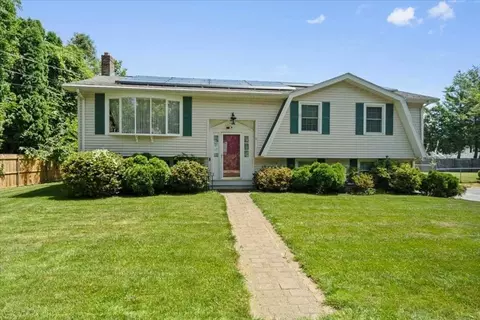 11 Dunkirk Ave, Worcester, MA 01604 photo 2