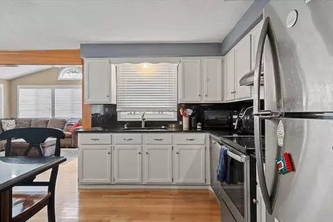 11 Dunkirk Ave, Worcester, MA 01604 photo 13
