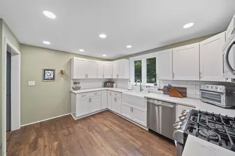 Kitchen - 361 Main St, Marshfield, MA 02050 photo 3 of 3