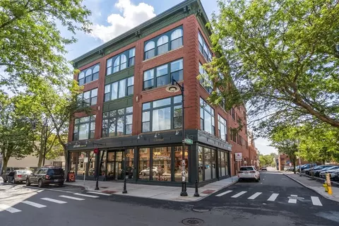 281 Essex St #206, Salem, MA 01970