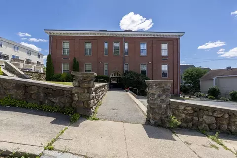 40 School St #4, Haverhill, MA 01832