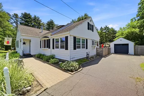 39 Bartels St, Springfield, MA 01128 photo 5