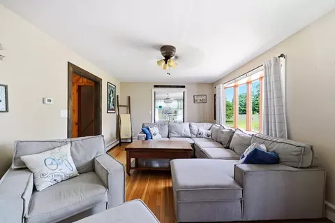 39 Bartels St, Springfield, MA 01128 photo 7