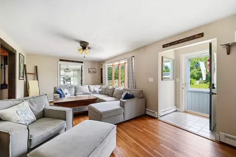 39 Bartels St, Springfield, MA 01128 photo 8