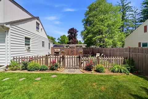 39 Bartels St, Springfield, MA 01128 photo 32