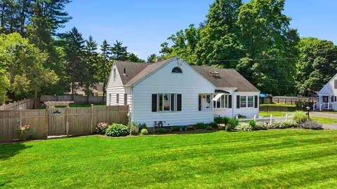 39 Bartels St, Springfield, MA 01128 photo 3