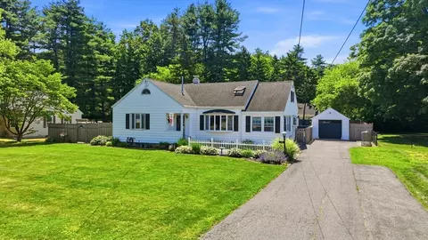 39 Bartels St, Springfield, MA 01128 photo 4