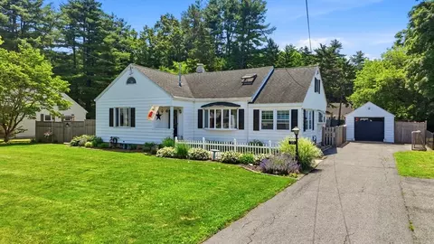 39 Bartels St, Springfield, MA 01128