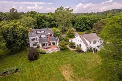Exterior - 675 Bay Rd, Hamilton, MA 01982 photo 2 of 10