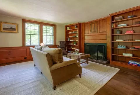 Living - 675 Bay Rd, Hamilton, MA 01982 photo 5 of 5