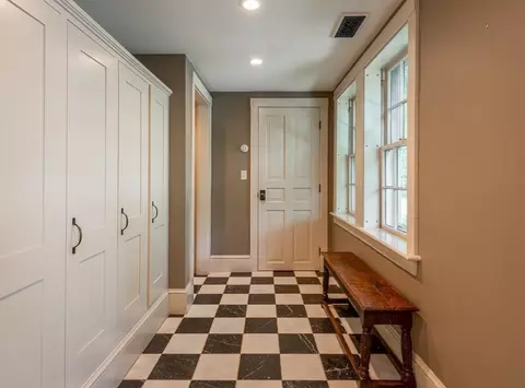 Entry Way - 675 Bay Rd, Hamilton, MA 01982 photo 2 of 2