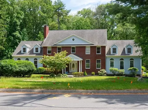 3 Windsor Dr, Foxboro, MA 02035