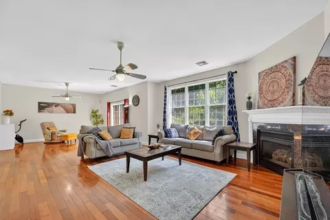 15 Evergreen Cir #15, Canton, MA 02021