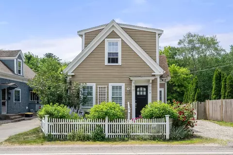 9 Maple St, Kingston, MA 02364