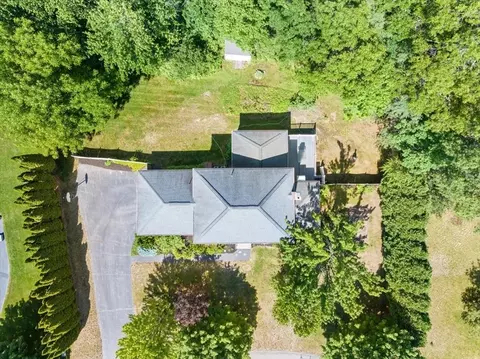 View/Area - 20 Josiah Dr, Upton, MA 01568 photo 1 of 5