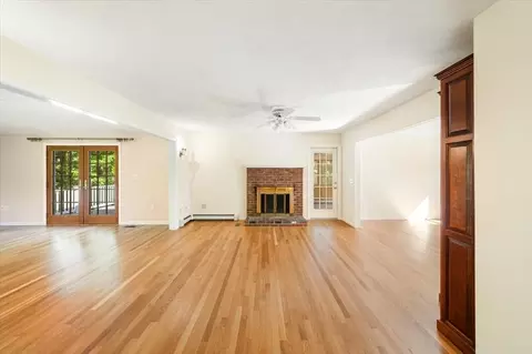 Living - 20 Josiah Dr, Upton, MA 01568 photo 6 of 12