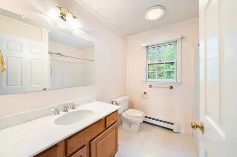 Bath - 20 Josiah Dr, Upton, MA 01568 photo 1 of 2