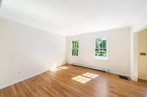 Living - 20 Josiah Dr, Upton, MA 01568 photo 7 of 12