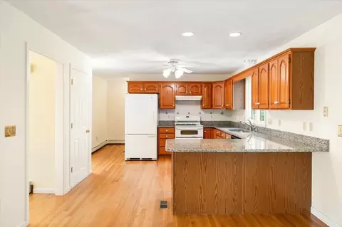 Kitchen - 20 Josiah Dr, Upton, MA 01568 photo 1 of 8