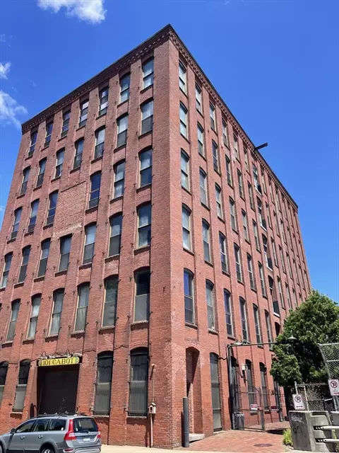 101 Cabot St #602, Holyoke, MA 01040