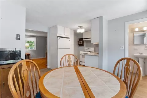 Dining - 90 Durham Rd #90, Dedham, MA 02026 photo 1 of 3