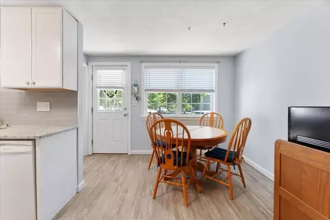 Dining - 90 Durham Rd #90, Dedham, MA 02026 photo 2 of 3