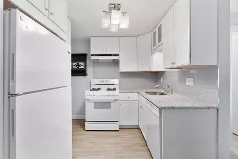Kitchen - 90 Durham Rd #90, Dedham, MA 02026 photo 2 of 2