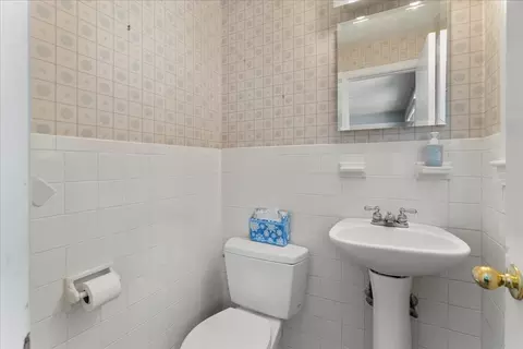 Bath - 90 Durham Rd #90, Dedham, MA 02026 photo 2 of 2