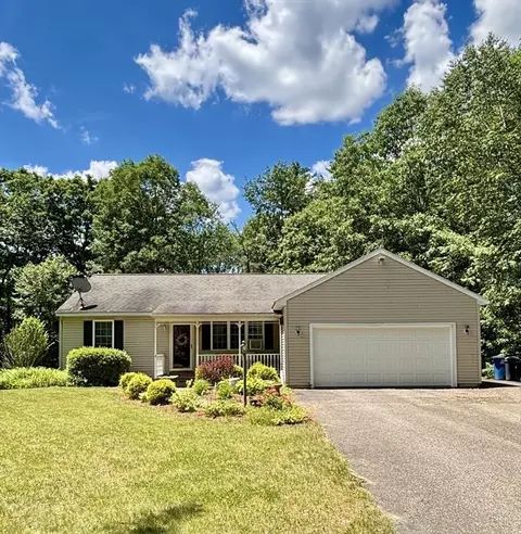 86 Chicopee Dr, Hubbardston, MA 01452