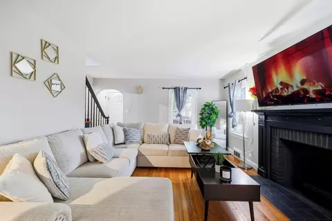 15 Lucerne Rd, Springfield, MA 01119 photo 6