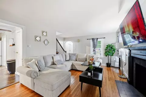 15 Lucerne Rd, Springfield, MA 01119 photo 5