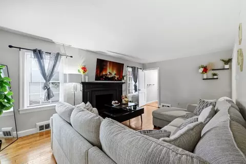 15 Lucerne Rd, Springfield, MA 01119 photo 8