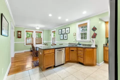 Kitchen - 304 Lowell St, Reading, MA 01867 photo 2 of 5