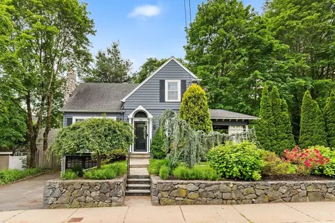 304 Lowell St, Reading, MA 01867