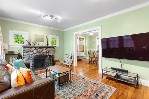Living - 304 Lowell St, Reading, MA 01867 photo 4 of 4