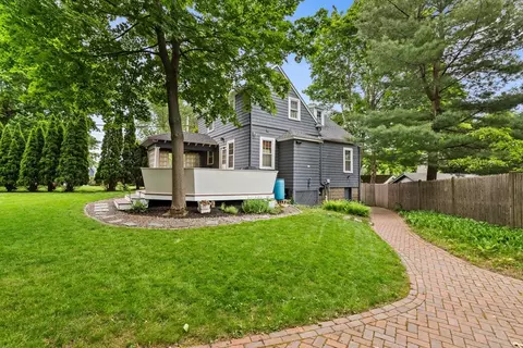 Exterior - 304 Lowell St, Reading, MA 01867 photo 5 of 10