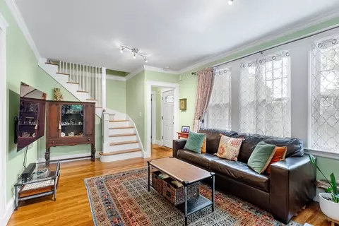 Living - 304 Lowell St, Reading, MA 01867 photo 3 of 4