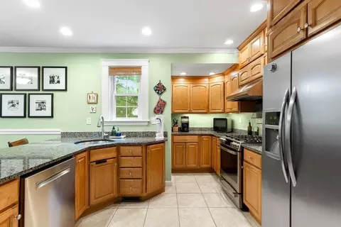 Kitchen - 304 Lowell St, Reading, MA 01867 photo 3 of 5