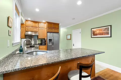 Kitchen - 304 Lowell St, Reading, MA 01867 photo 5 of 5