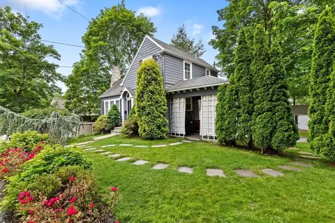 Exterior - 304 Lowell St, Reading, MA 01867 photo 4 of 10